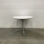 #164 Knoll Round Table